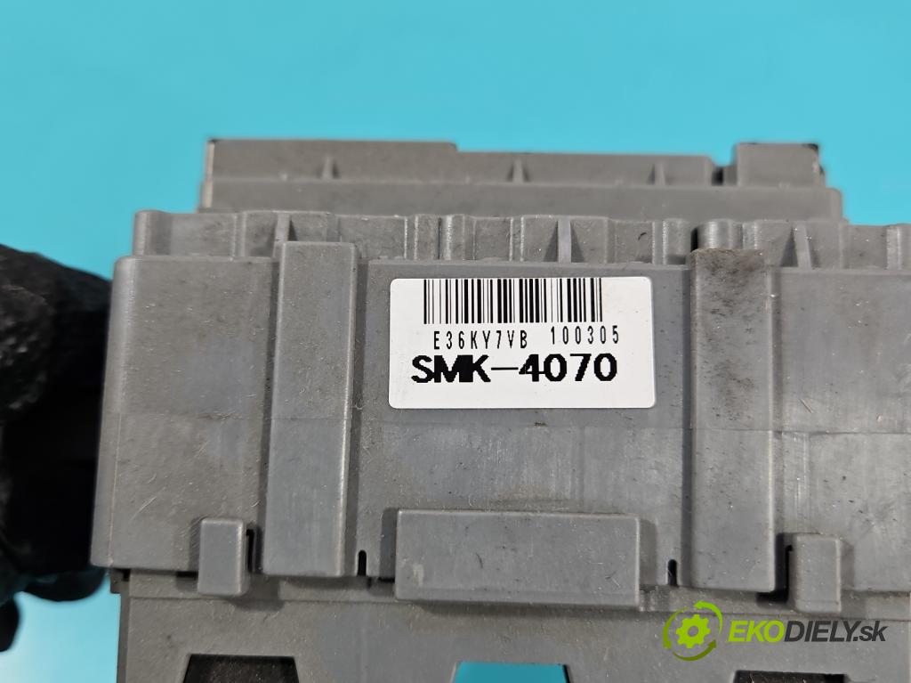 Honda Civic VIII 2006-2011 2.2 140 HP manual 103 kW 2204 cm3 5- skrinka poistka E36KY7VB (Poistková skrinka)