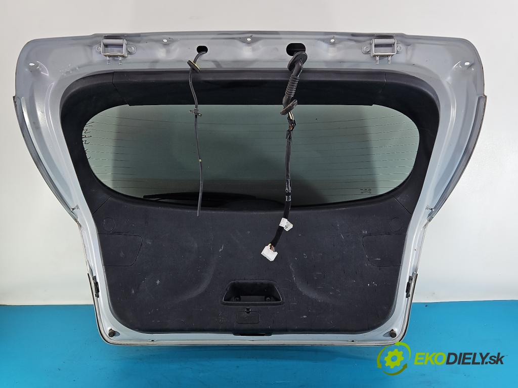 Hyundai I40 1.7 crdi 136 HP manual 100 kW 1685 cm3 5- zadna kufor  (Kapota zadná (kufor))