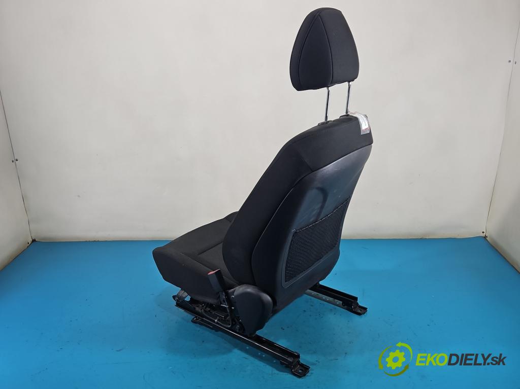 Hyundai I40 1.7 crdi 136 HP manual 100 kW 1685 cm3 5- Sedačka pravý  (Sedadlo)