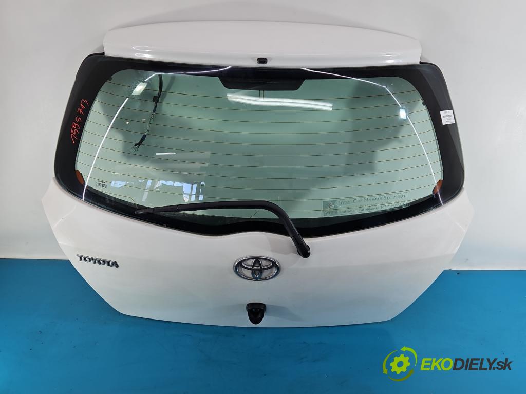 Toyota Yaris II 2005-2011 1.0 vvti 69KM manual 51 kW 998 cm3 5- zadní kufrové dveře  (Zadní kapota (kufr))