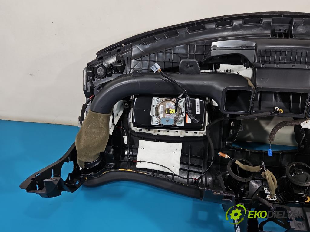 Renault Koleos I 2008-2016 2.0 dci 150 HP automatic 110 kW 1995 cm3 5- kokpit,pristrojová doska rozdeľovacia