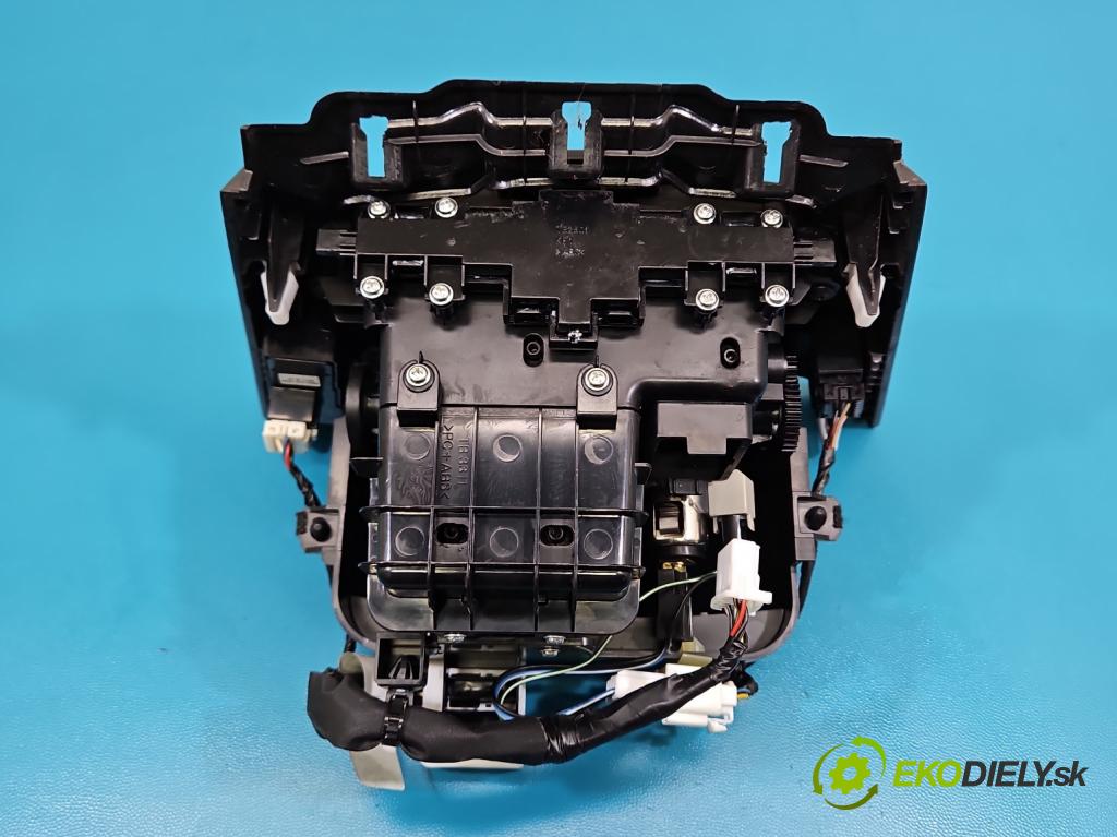 Hyundai I40 1.7 crdi 136 HP manual 100 kW 1685 cm3 5- kastlík 84635-3Z100