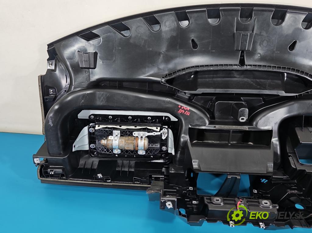 Vw Golf plus 1.4 TSI 122 HP manual 90 kW 1390 cm3 5- kokpit,pristrojová doska rozdeľovacia