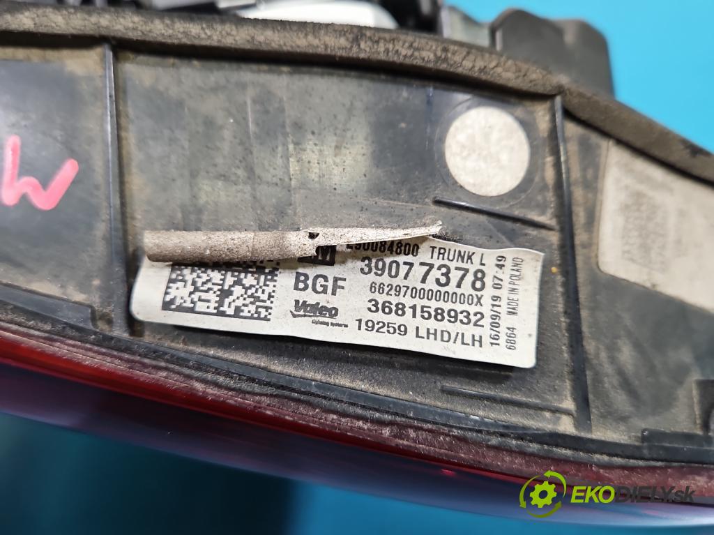 Opel Astra V 2015-2022 1.5 cdti 105 HP manual 77 kW 1496 cm3 5- svetlo / reflektor zadné ľavé 39077378 (Kľučka dverí ostatné)