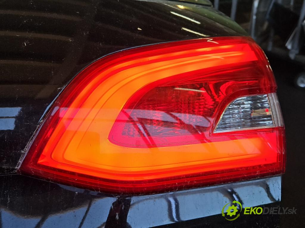 Peugeot 308 II 2013-2021 1.6 hdi 120 HP manual 88 kW 1560 cm3 5- svetlo / reflektor zadné pravé kufrové dvere 9678094880
