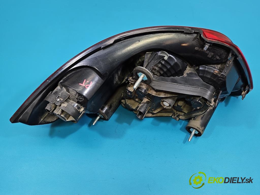 Fiat Linea 1.4 8V 77 HP manual 57 kW 1368 cm3 4- svetlo / reflektor zadné ľavé 20190748-RH (Kľučka dverí ostatné)