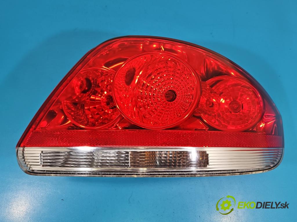 Fiat Linea 1.4 8V 77 HP manual 57 kW 1368 cm3 4- svetlo / reflektor zadné ľavé 20190748-RH (Kľučka dverí ostatné)