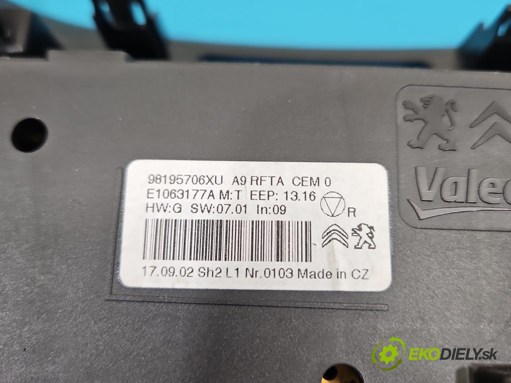 Peugeot 2008 I 2013-2019 1.2 12V 110 HP automatic 81 kW 1199 cm3 5- panel kúrenia 98195706XU