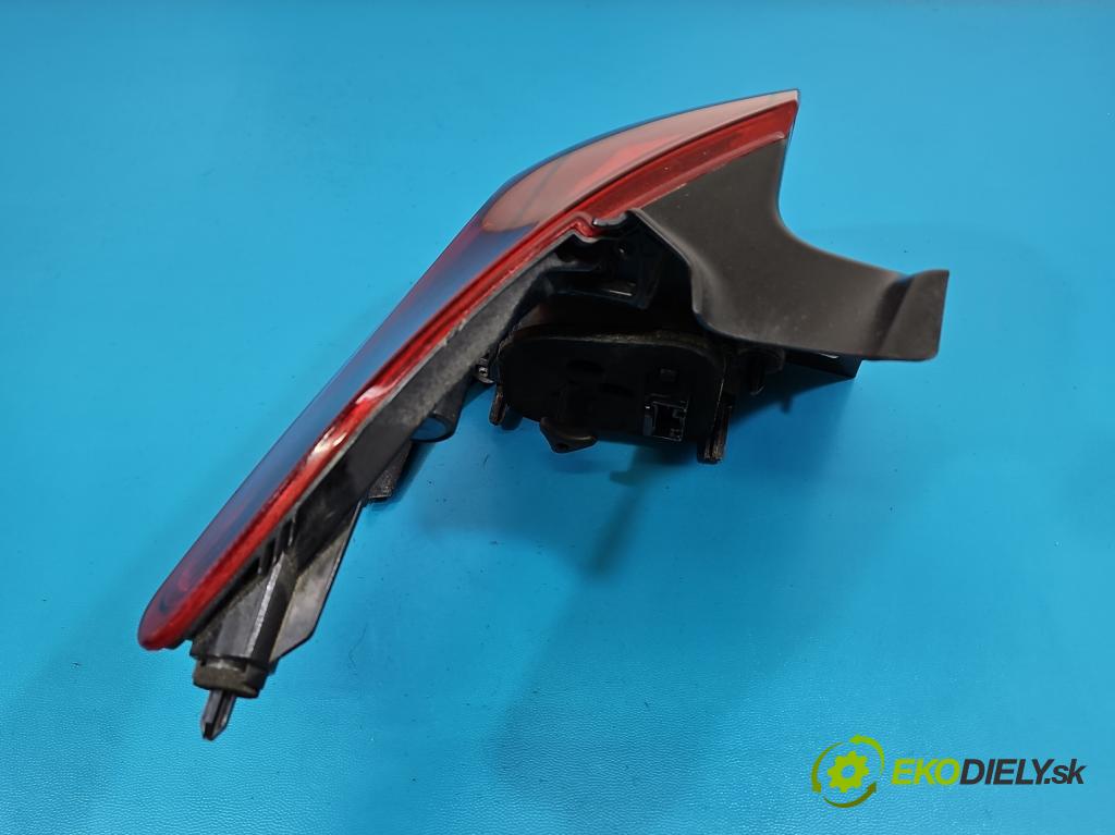 Peugeot 2008 I 2013-2019 1.2 12V 110 HP automatic 81 kW 1199 cm3 5- svetlo / reflektor zadné pravé blatník 9826730380
