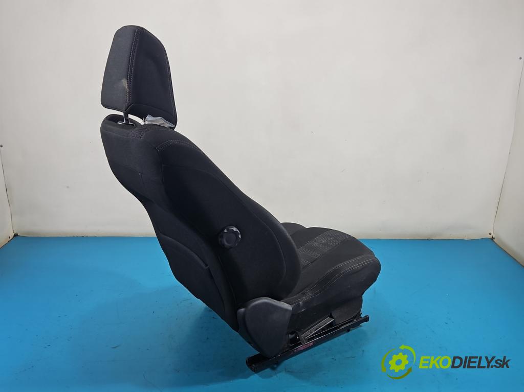 Peugeot 308 II 2013-2021 1.6 hdi 120 HP manual 88 kW 1560 cm3 5- Sedačka ľavý  (Sedadlo)