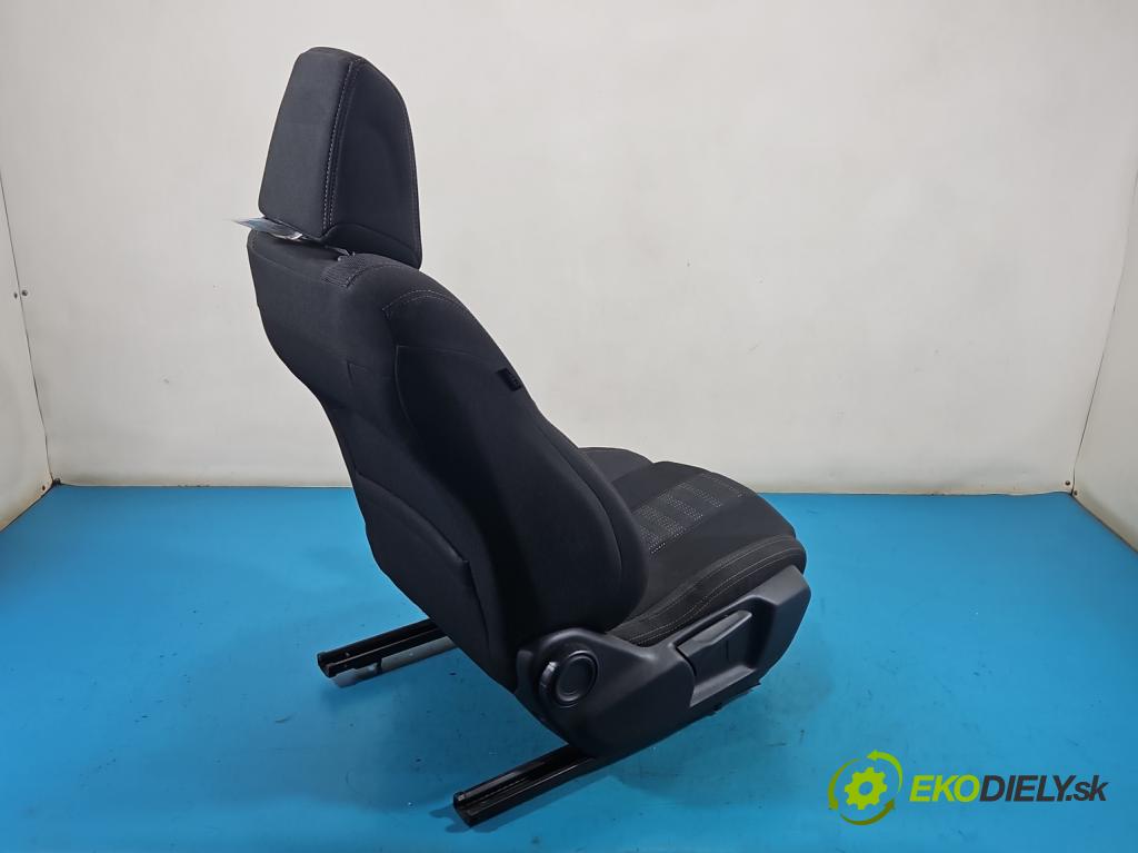Peugeot 308 II 2013-2021 1.6 hdi 120 HP manual 88 kW 1560 cm3 5- Sedačka pravý  (Sedadlo)