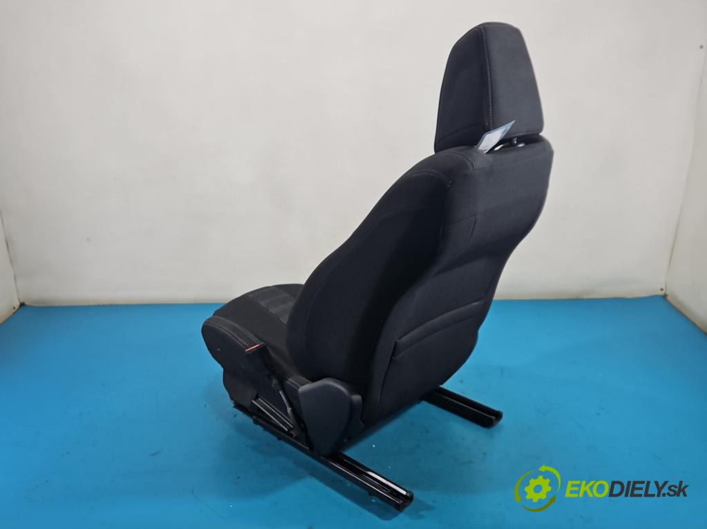 Peugeot 308 II 2013-2021 1.6 hdi 120 HP manual 88 kW 1560 cm3 5- Sedačka pravý  (Sedadlo)