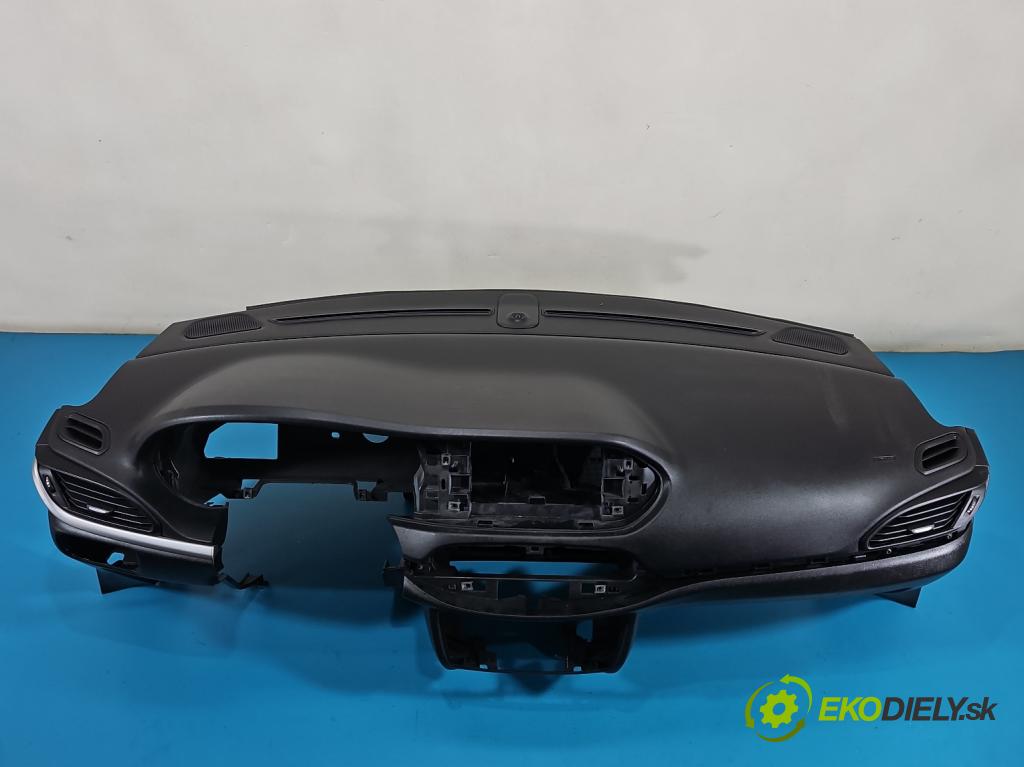 Fiat Tipo II 2015- 1.4 T 120 HP manual 88 kW 1368 cm3 5- kokpit,pristrojová doska rozdeľovacia