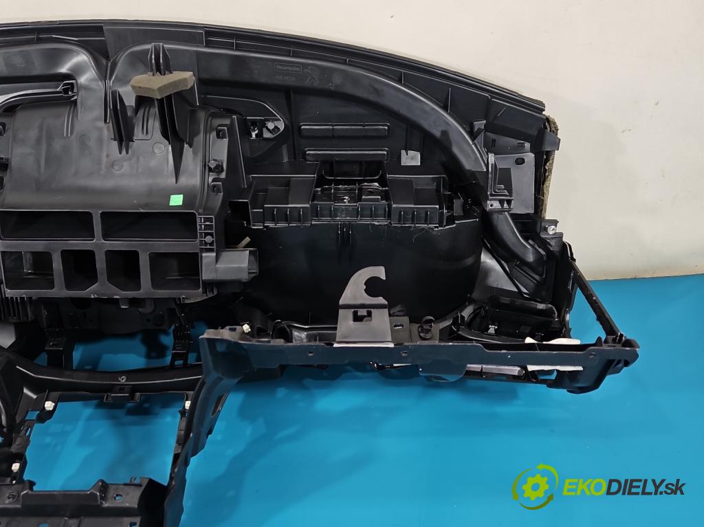 Peugeot 308 II 2013-2021 1.6 hdi 120 HP manual 88 kW 1560 cm3 5- kokpit,pristrojová doska rozdeľovacia