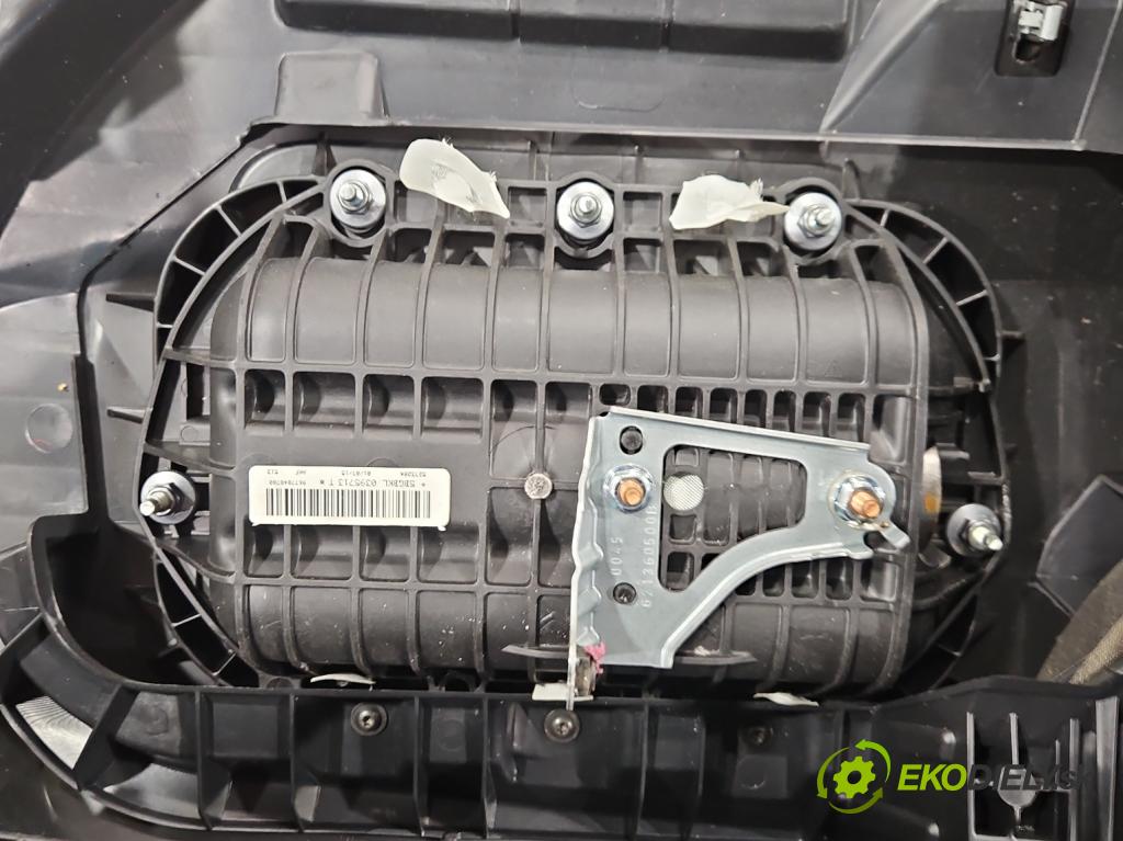Peugeot 308 II 2013-2021 1.6 hdi 120 HP manual 88 kW 1560 cm3 5- kokpit,pristrojová doska rozdeľovacia