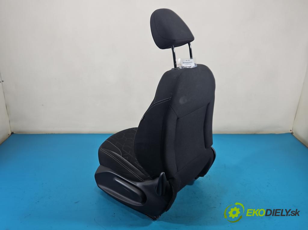 Peugeot 2008 I 2013-2019 1.2 12V 110 HP automatic 81 kW 1199 cm3 5- Sedačka ľavý  (Sedadlo)