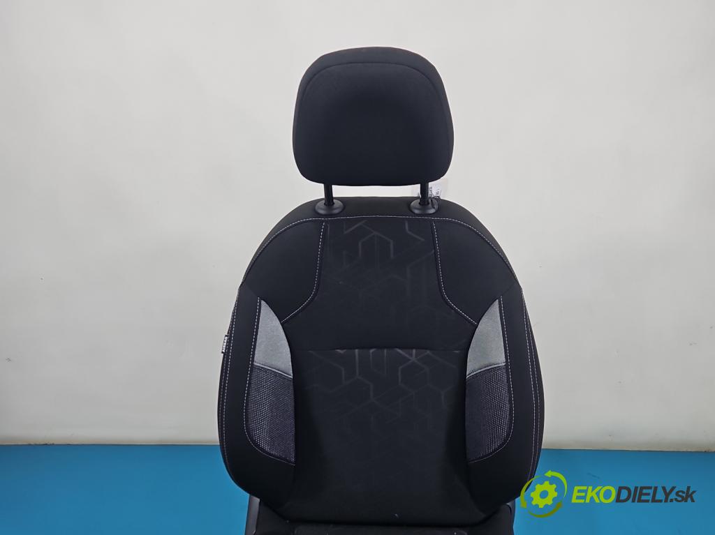 Peugeot 2008 I 2013-2019 1.2 12V 110 HP automatic 81 kW 1199 cm3 5- Sedačka pravý  (Sedadlo)