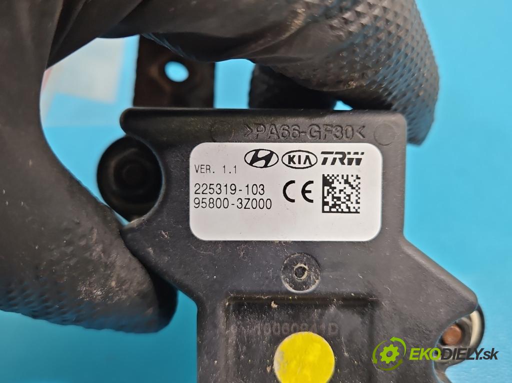 Hyundai I40 1.7 crdi 136 HP manual 100 kW 1685 cm3 5- riadiaca jednotka ostatné 95800-3Z000