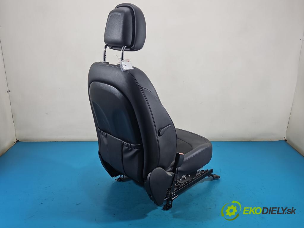 Hyundai Ix35 1.6 Gdi: G4FD 135 HP manual 99 kW 1591 cm3 5- sedačke: komplet