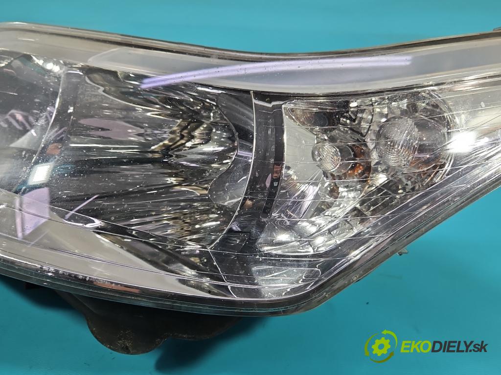 Citroen C4 I 2004-2011 1.6 hdi 90 HP manual 66.2 kW 1560 cm3 5- Reflektor: ľavý 9684381980 (Kľučka dverí ostatné)