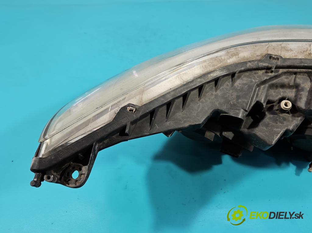 Citroen C4 I 2004-2011 1.6 hdi 90 HP manual 66.2 kW 1560 cm3 5- Reflektor: ľavý 9684381980 (Kľučka dverí ostatné)