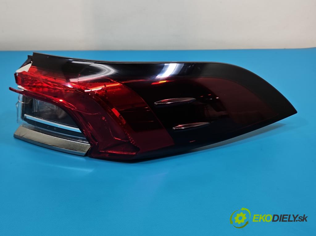 Toyota Corolla E21 2019- 1.8 16V 98 HP automatic 72 kW 1798 cm3 4- svetlo / reflektor zadné pravé 81550-02D12-00 (Kľučka dverí ostatné)