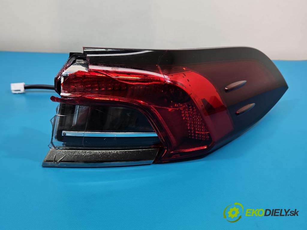 Toyota Corolla E21 2019- 1.8 16V 98 HP automatic 72 kW 1798 cm3 4- svetlo / reflektor zadné pravé 81550-02D12-00 (Kľučka dverí ostatné)