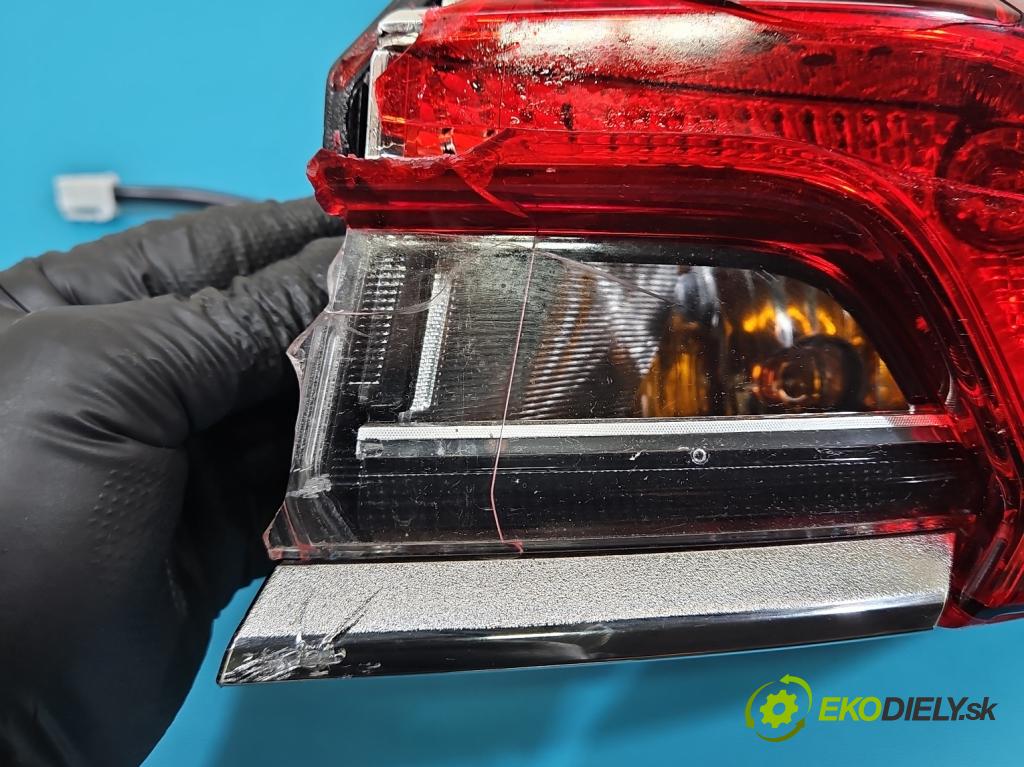 Toyota Corolla E21 2019- 1.8 16V 98 HP automatic 72 kW 1798 cm3 4- svetlo / reflektor zadné pravé 81550-02D12-00 (Kľučka dverí ostatné)