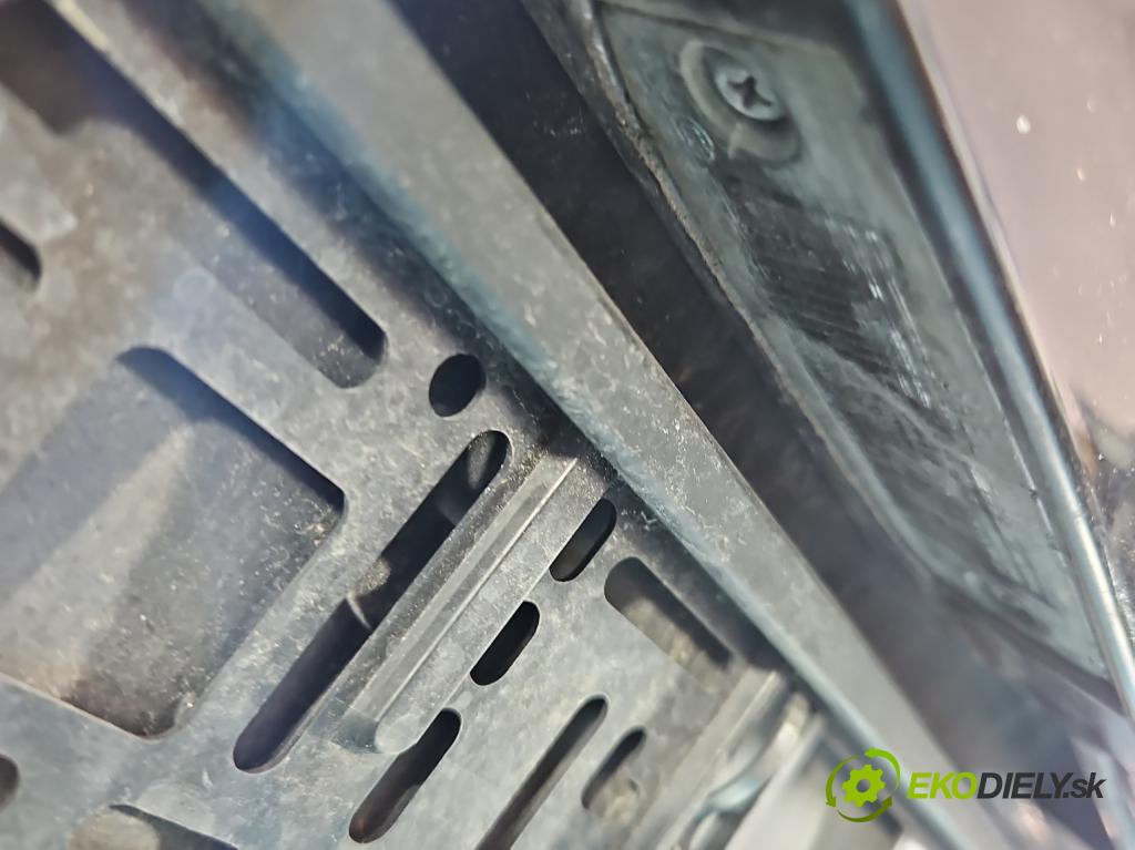 Kia Ceed I 2006-2012 1.6 16V 122 HP manual 89.7 kW 1591 cm3 5- zadna kufor  (Kapota zadná (kufor))