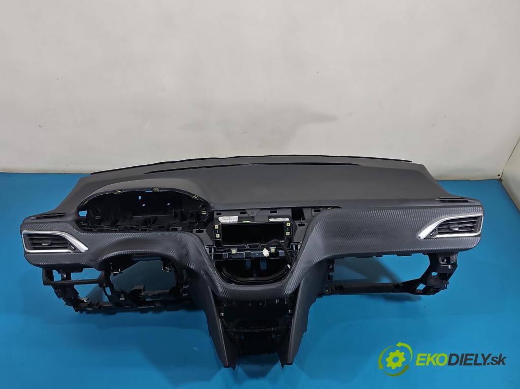 Peugeot 2008 I 2013-2019 1.2 12V 110 HP automatic 81 kW 1199 cm3 5- kokpit,pristrojová doska rozdeľovacia