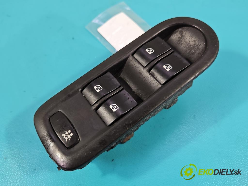 Renault Megane II 2003-2008 1.6 16V 113 HP automatic 83 kW 1598 cm3 5- prepínač okien spätných zrkadiel 156018070