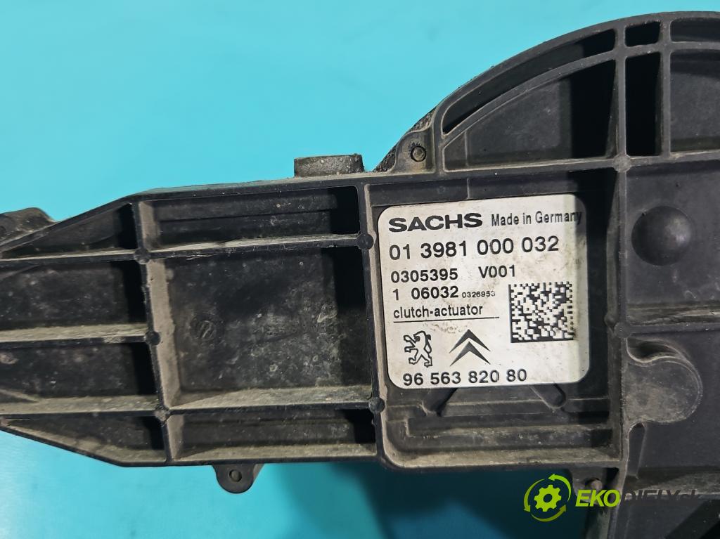 Citroen C2 1.4 8V 73 HP automatic 54 kW 1360 cm3 3- Válec spojky: 9656382080