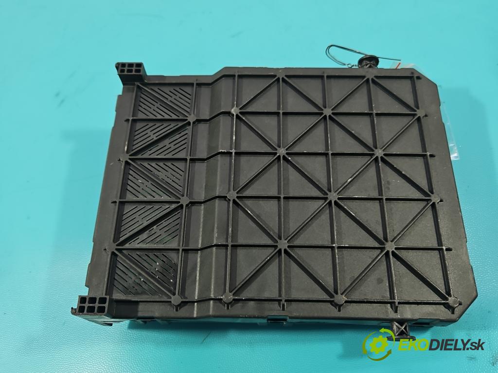 Citroen C2 1.4 8V 73 HP automatic 54 kW 1360 cm3 3- riadiaca jednotka ostatné 9650585780