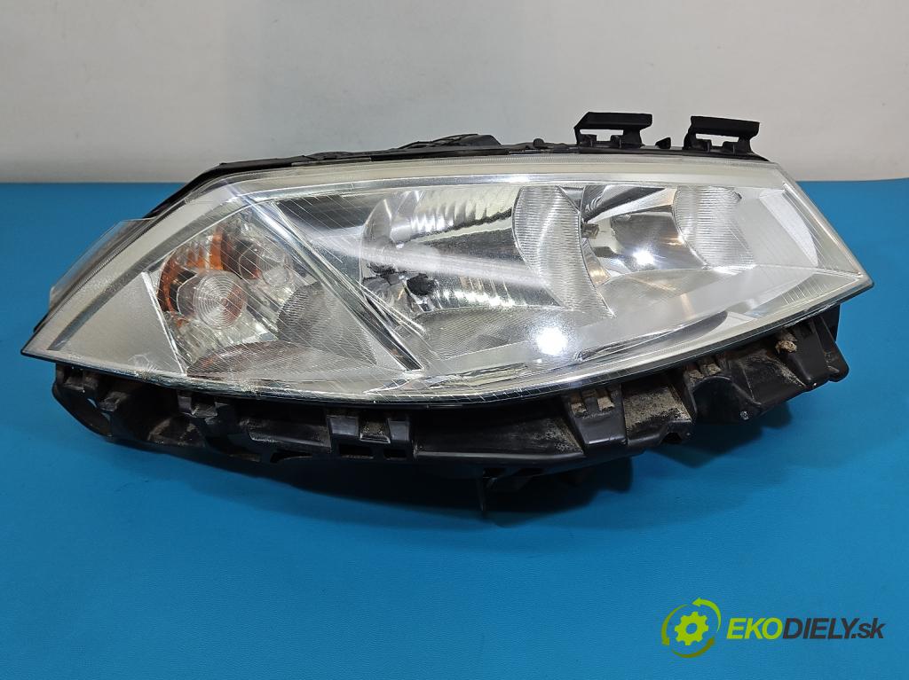 Renault Megane II 2003-2008 1.6 16V 113 hp automatic 83 kW 1598 cm3 5- světlo pravý 8200073221J (Pravé přední světlo)