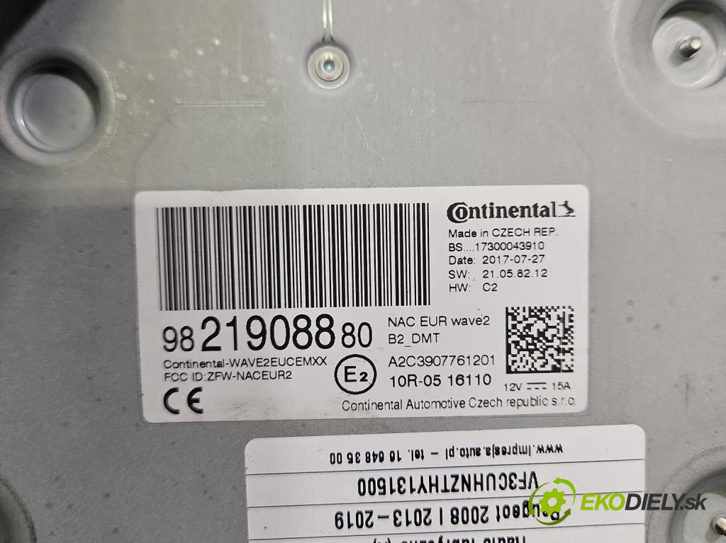 Peugeot 2008 I 2013-2019 1.2 12V 110 HP automatic 81 kW 1199 cm3 5- Radio originál 9821908880