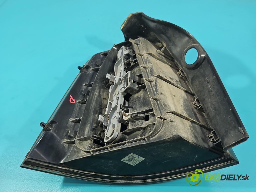 Opel Zafira B 2005-2014 1.9 cdti 120 HP manual 88 kW 1910 cm3 5- svetlo / reflektor zadné pravé blatník 24451843