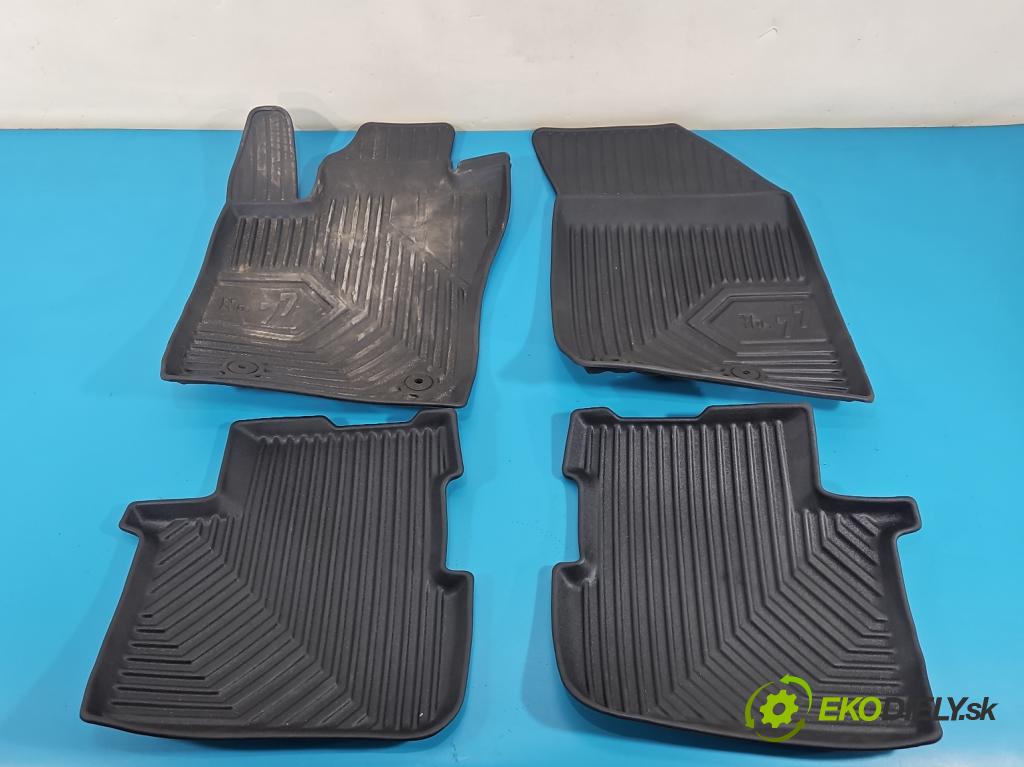 Fiat Tipo II 2015- 1.4 T 120 HP manual 88 kW 1368 cm3 5- Koberce: 77425316