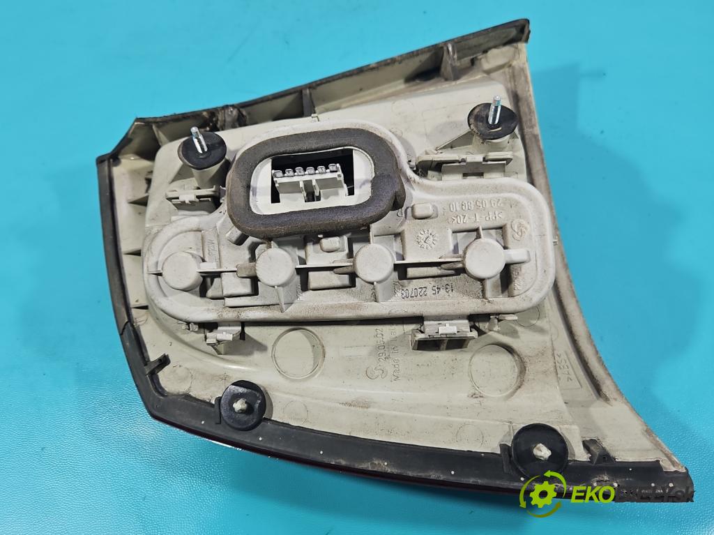 Opel Astra II 1998-2009 1.6 8V 84KM manual 62 kW 1598 cm3 3- svetlo / reflektor zadné pravé  (Kľučka dverí ostatné)