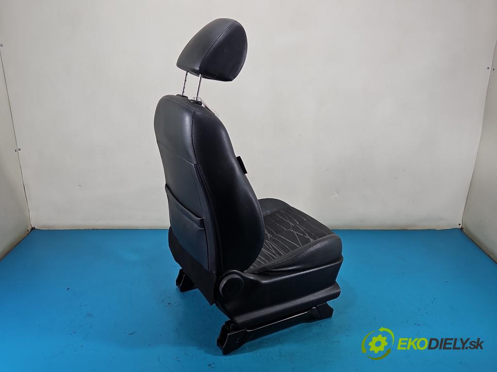 Kia Venga 1.6 crdi 116 HP manual 85 kW 1582 cm3 5- Sedačka pravý  (Sedadlo)