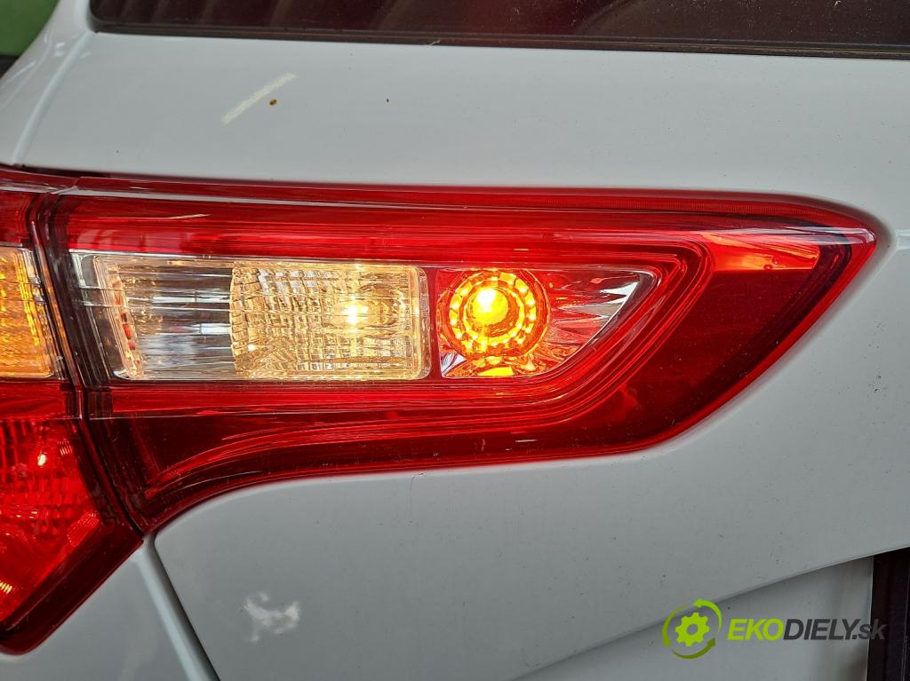 Toyota Yaris III 2011-2020 1.5 vvti 111KM manual 82 kW 1496 cm3 5- svetlo / reflektor zadné ľavé kufrové dvere 