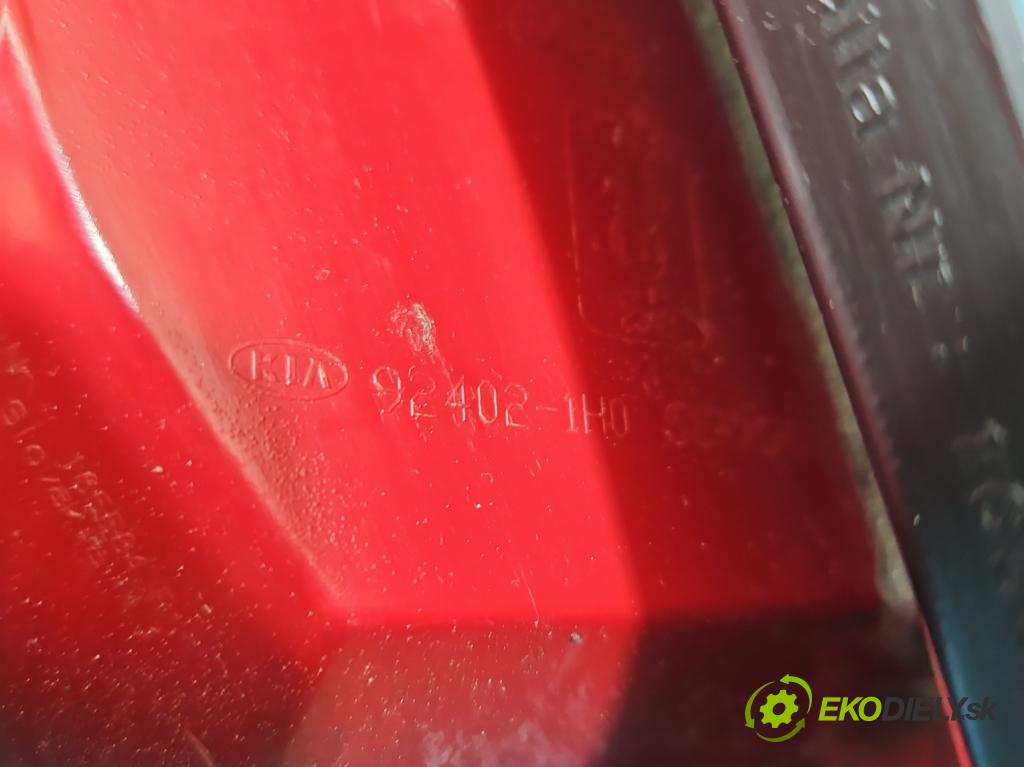 Kia Ceed I 2006-2012 1.6 16V 122 HP manual 89.7 kW 1591 cm3 5- svetlo / reflektor zadné pravé blatník 92402-1H0