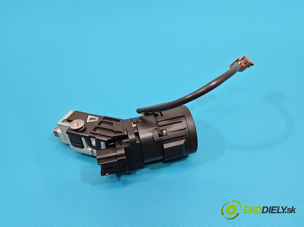 Peugeot 2008 I 2013-2019 1.2 12V 110 HP automatic 81 kW 1199 cm3 5- riadiaca jednotka motora 9806671980