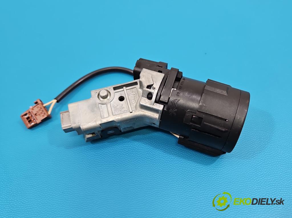 Peugeot 2008 I 2013-2019 1.2 12V 110 HP automatic 81 kW 1199 cm3 5- riadiaca jednotka motora 9806671980