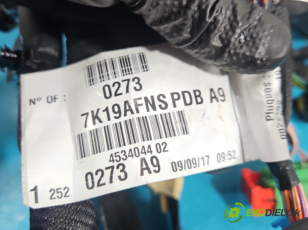 Peugeot 2008 I 2013-2019 1.2 12V 110 hp automatic 81 kW 1199 cm3 5- Balíček: desky: přístrojová deska: 9821632280