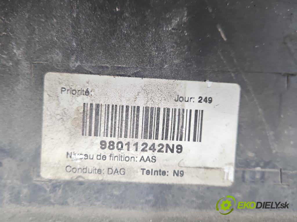 Peugeot 2008 I 2013-2019 1.2 12V 110 HP automatic 81 kW 1199 cm3 5- nárazník zadné 9678052277 (Kľučka dverí ostatné)