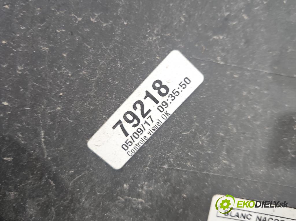 Peugeot 2008 I 2013-2019 1.2 12V 110 HP automatic 81 kW 1199 cm3 5- nárazník zadné 9678052277 (Kľučka dverí ostatné)