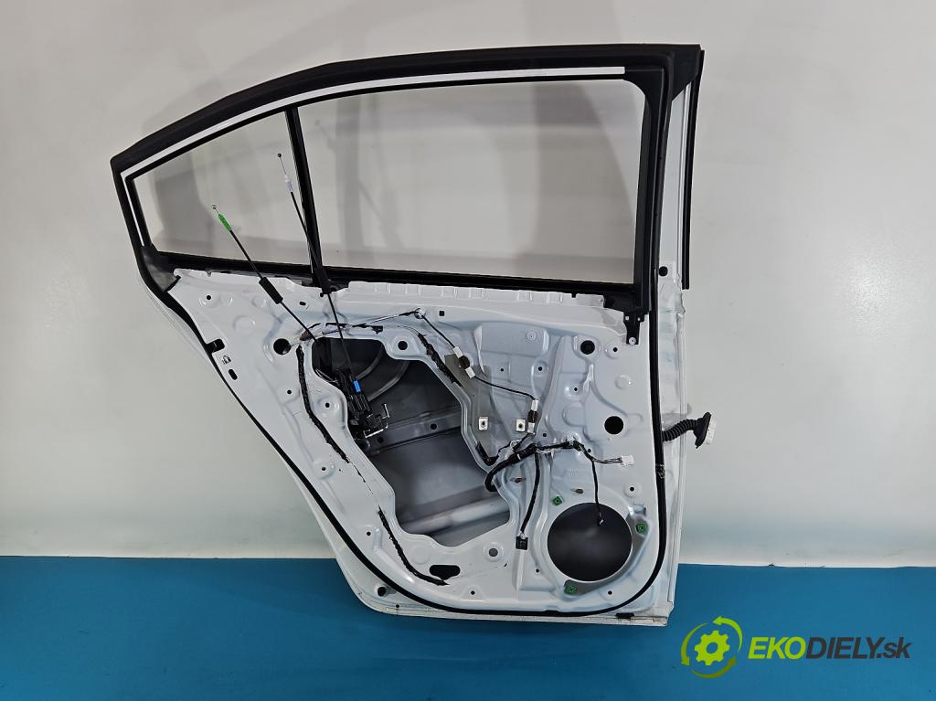 Toyota Corolla E21 2019- 1.8 16V 98 HP automatic 72 kW 1798 cm3 4- dvere zadné ľavé  (Kľučka dverí ostatné)