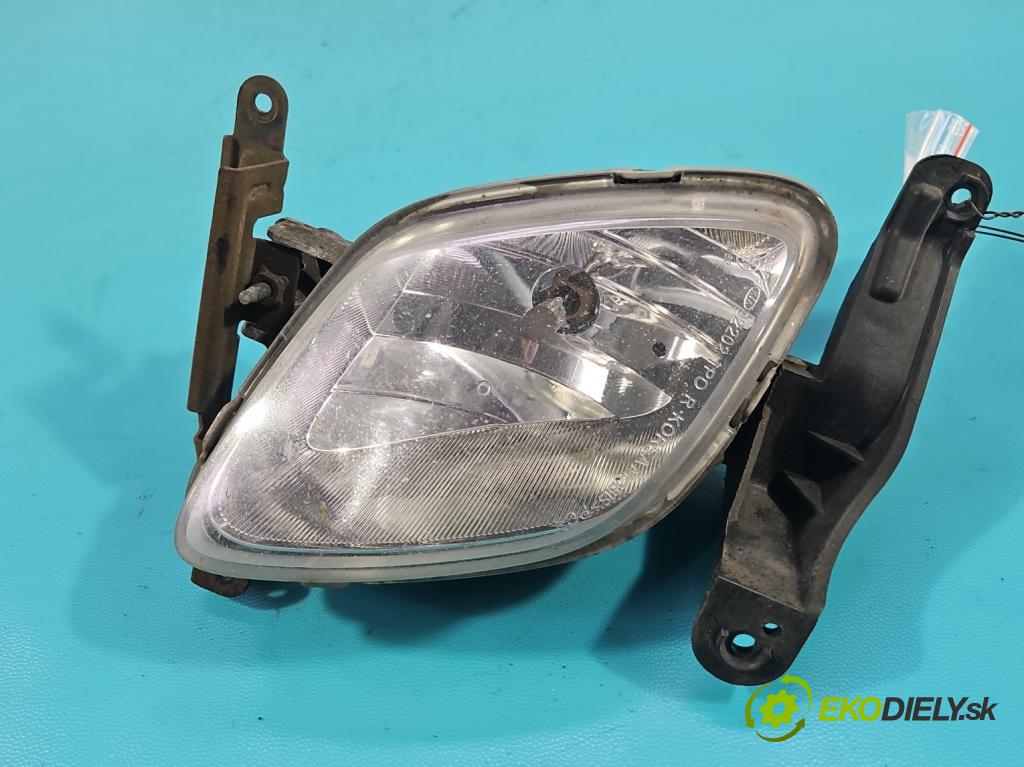 Kia Venga 1.6 crdi 116 HP manual 85 kW 1582 cm3 5- Halogen pravý 92202-1PO (Kľučka dverí ostatné)