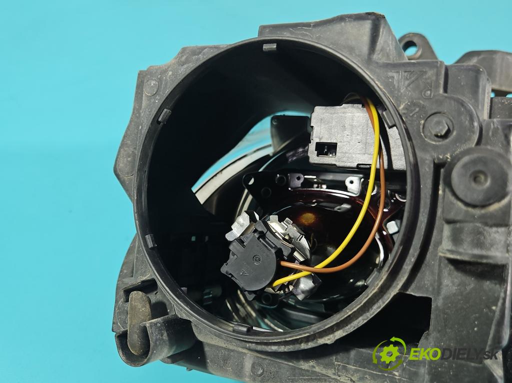 Vw Touran I 2003-2015 1.9 tdi 90 hp manual 66 kW 1896 cm3 5- světlo pravý 0301233202 (Pravé přední světlo)