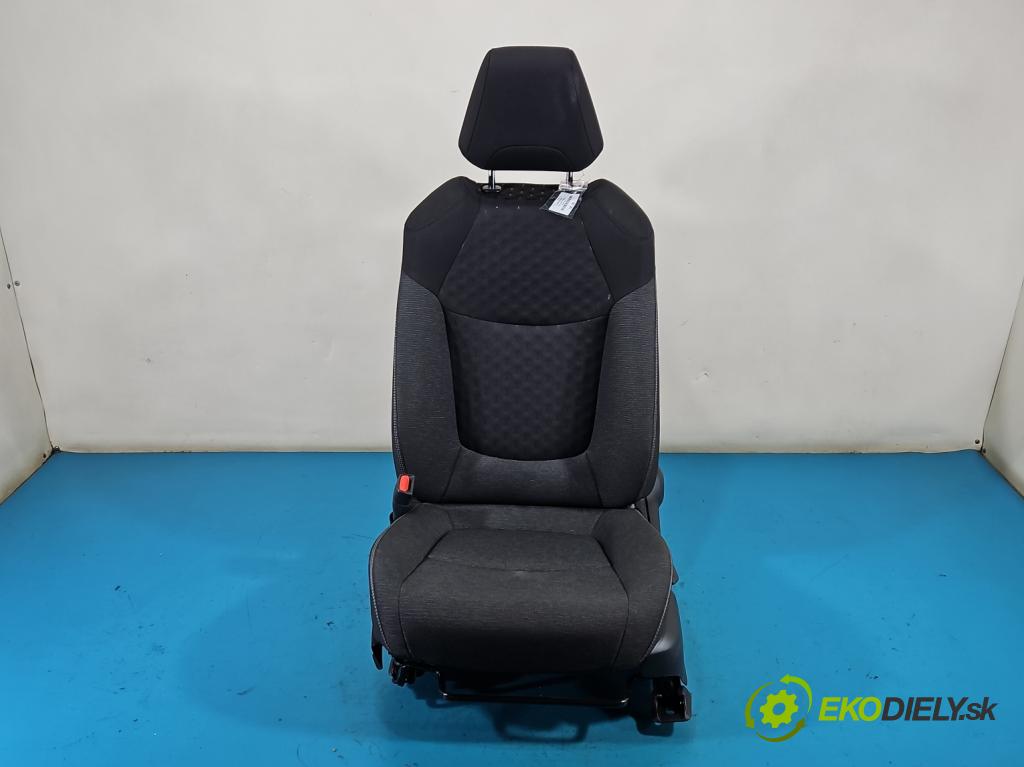 Toyota Corolla E21 2019- 1.8 16V 98 hp automatic 72 kW 1798 cm3 4- Sedadlo levý  (Sedadlo)